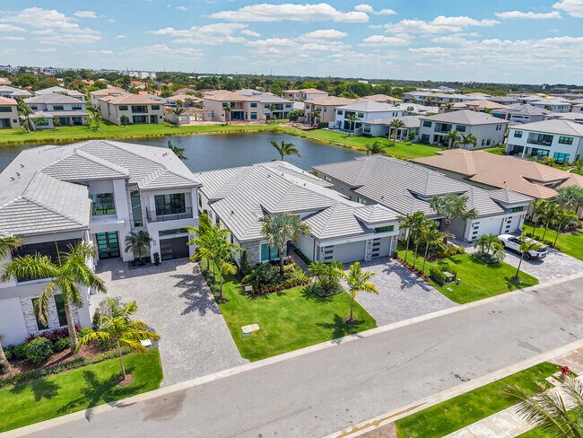 Foto del edificio - 9524 Riverside Pk Dr