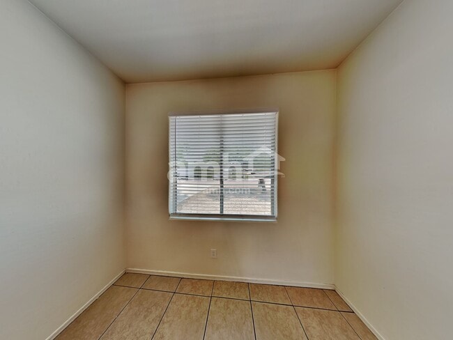 Foto del edificio - 2827 S 74th Dr