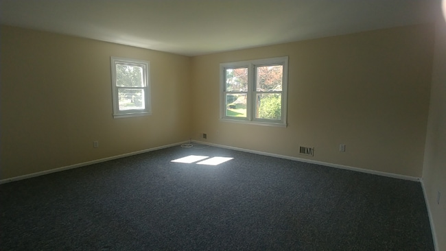 Building Photo - 321 Edgewood Ave