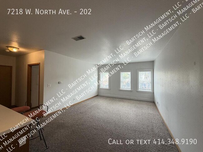 Foto del edificio - 7218 W North Ave
