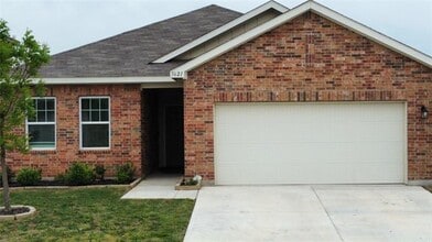 Building Photo - 5621 McMahan Ln