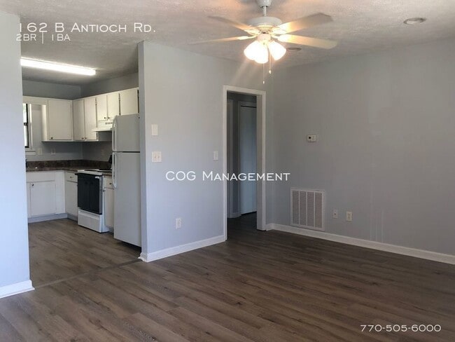 Building Photo - Cute 2 bedroom 1 bath Duplex!