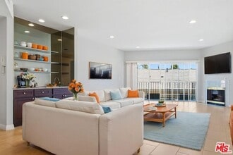 Building Photo - 10650 Kinnard Ave