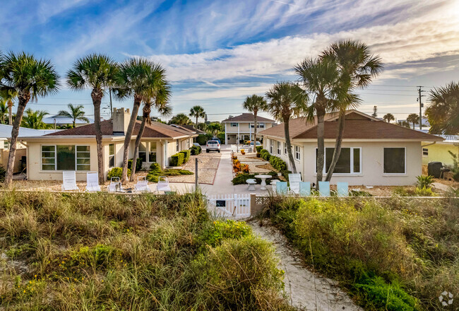 Building Photo - Gulf To Bay Club at Casey Key