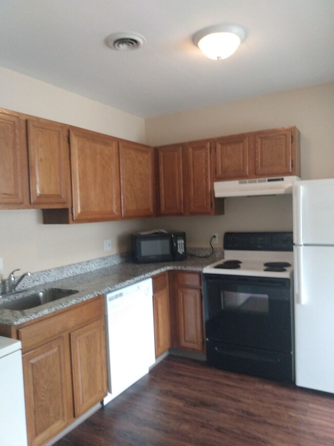 Building Photo - Cool Springs/Trolley Square area - 1 Bedro...
