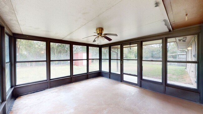 Building Photo - FREE SEPTEMBER RENT!!! ONLY $1,395 !!1