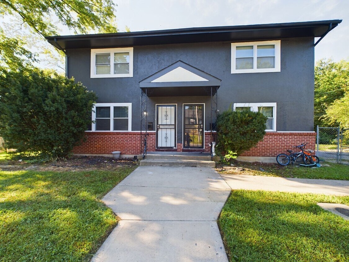 Foto principal - 3609-3611 E 69th St