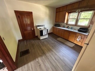 Foto del edificio - 140 E Lewis St