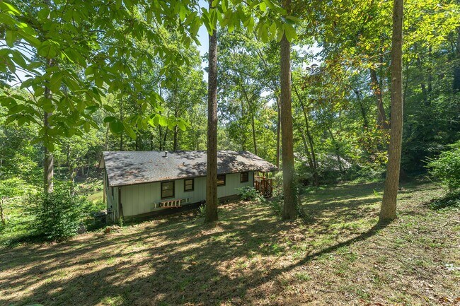 Foto del edificio - Furnished Asheville Rental w/ River Views!