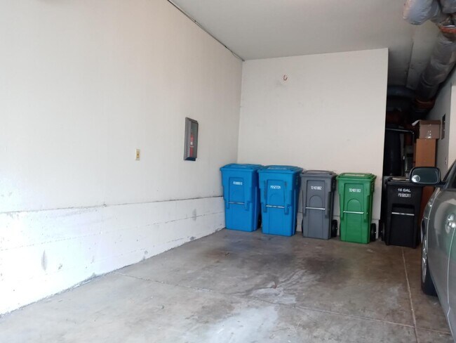 Building Photo - 417 Cabrillo St