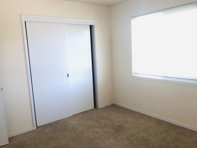 Building Photo - 1273-1279 Parkington