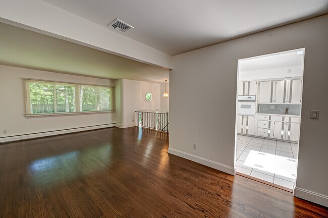 Foto del edificio - 26 Valleywood Rd