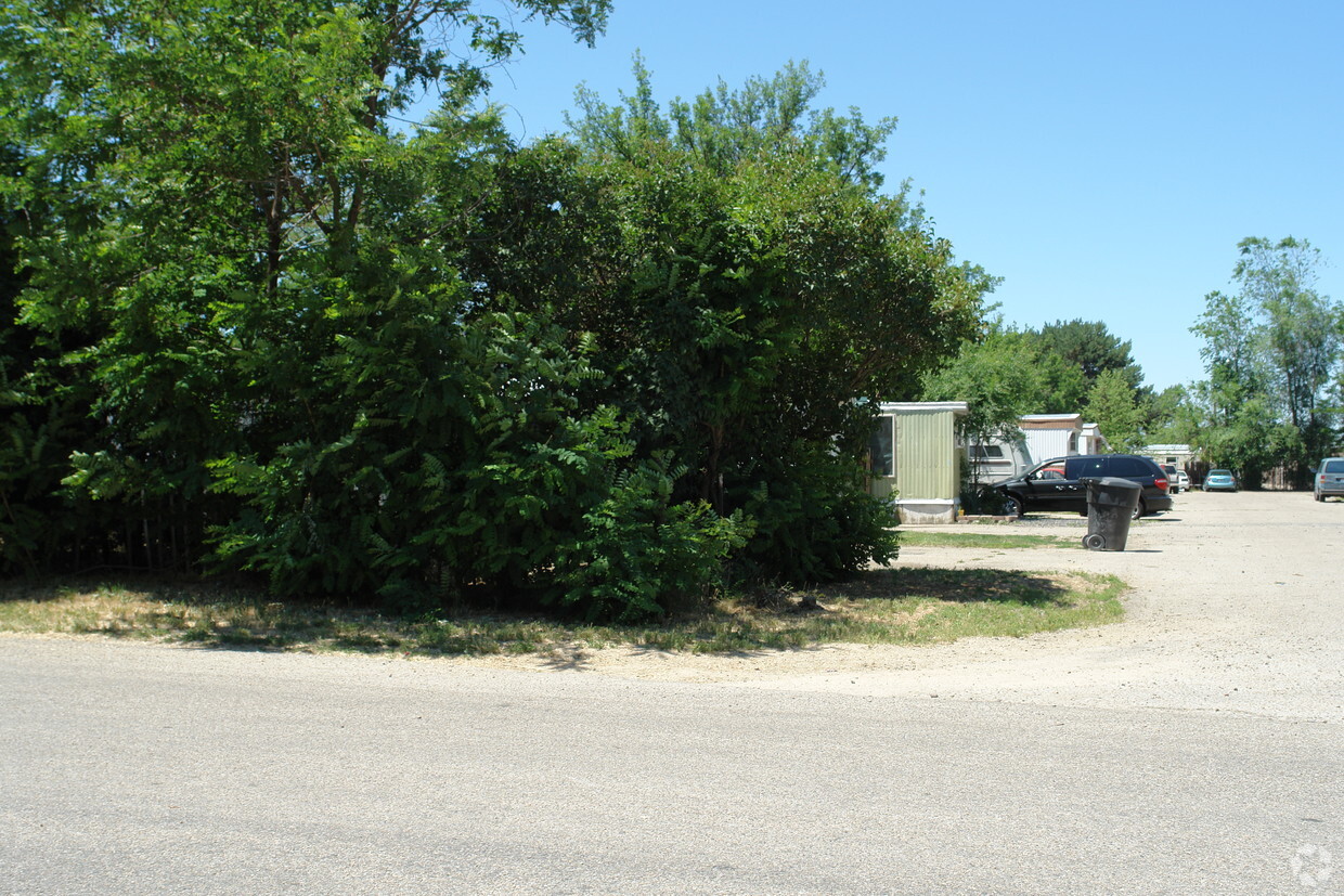 Building Photo - Circle C Mobile Home Park