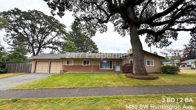 Photo - 1480 SW Huntington Ave. House