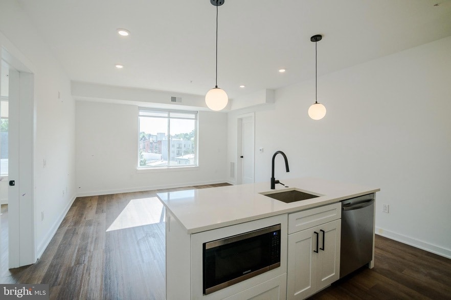 Photo - 5904 Germantown Avenue Unit 405