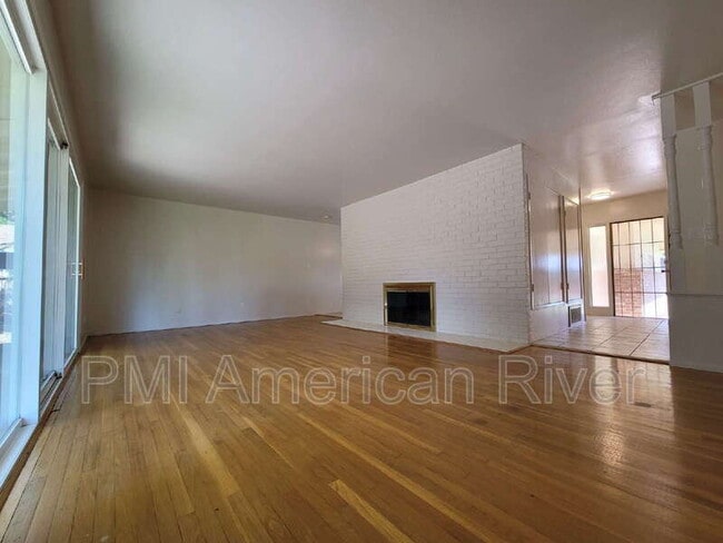 Building Photo - 9060 Talisman Dr