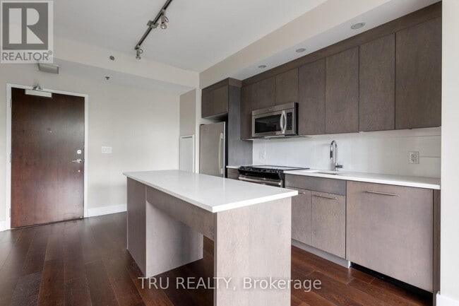 Building Photo - 360 Patricia Ave