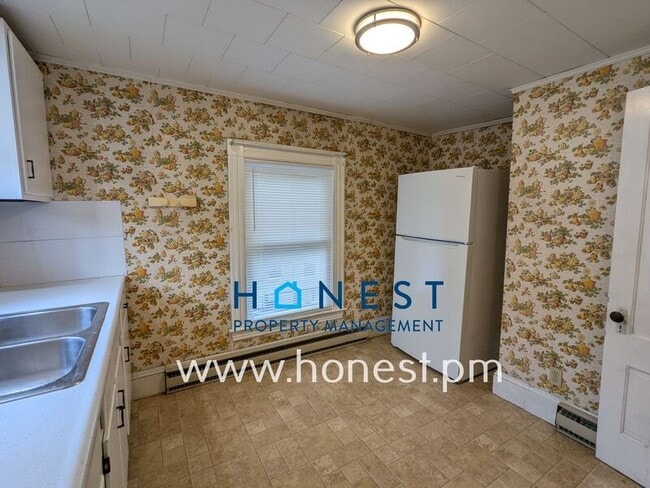 Building Photo - 3 Deeb St