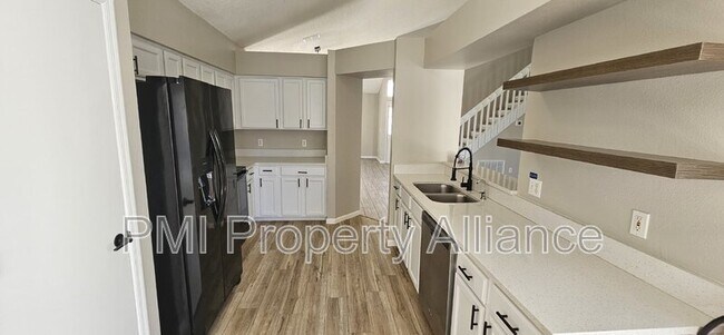 Foto del edificio - 4902 Monarch Ln