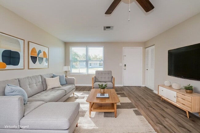 Foto del edificio - 9499 Hayes St