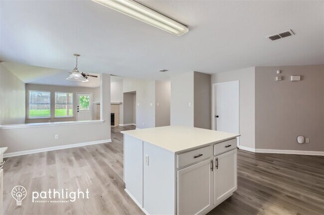 Foto del edificio - 8708 Tumbleweed Dr