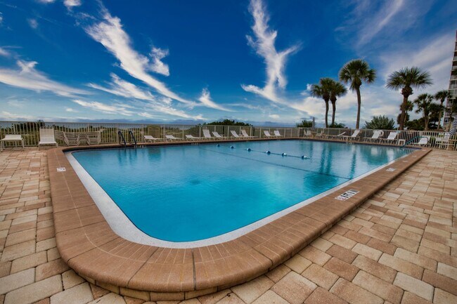 Foto del edificio - Seasonal Short-Term 2-Bedroom 2-Bathroom C...