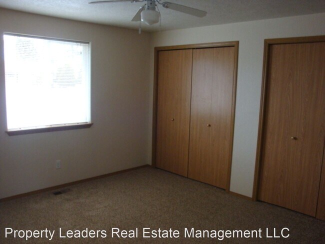 Building Photo - 2 br, 2 bath House - 2442 SW Wickiup Ct