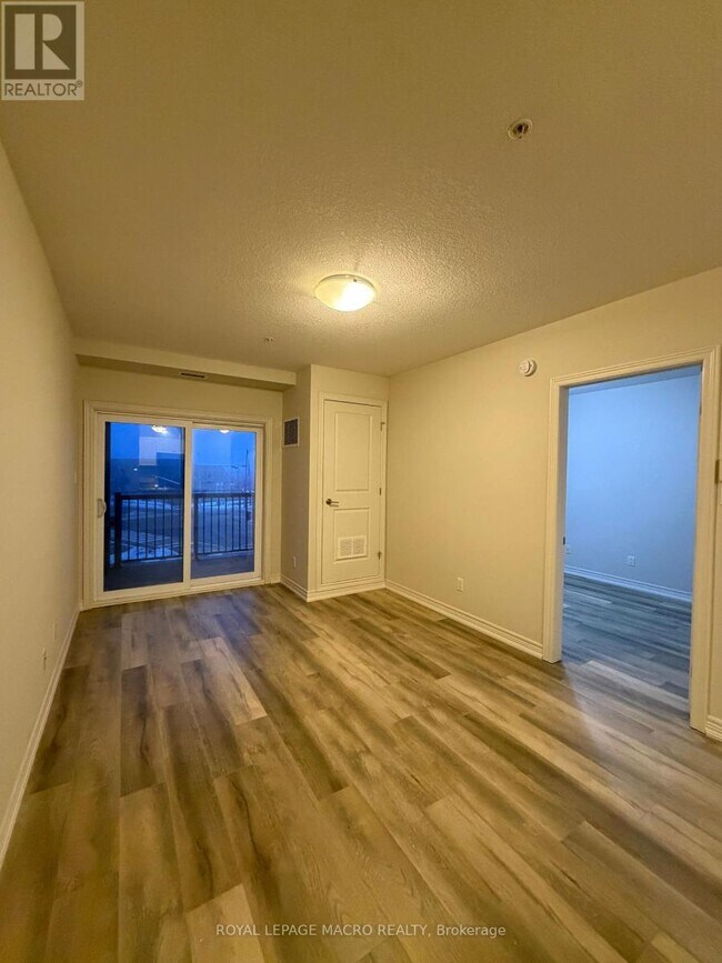 Photo du bâtiment - 3200 Hamilton Regional Rd 56