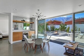 Building Photo - 3133 N Sunnyview Dr