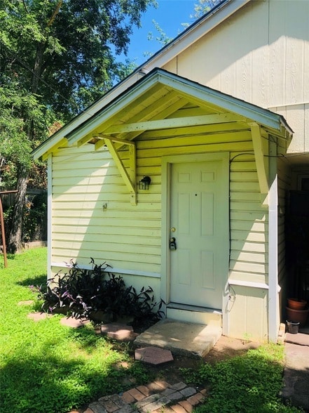 Photo - 518 W Sycamore St Apartment