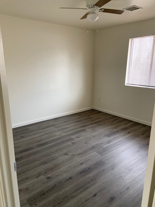 Foto del edificio - 3198 N Bumblebee Dr