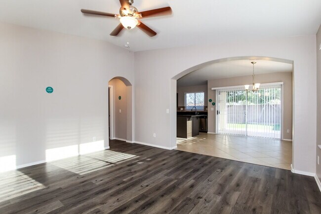 Foto del edificio - 14837 W Wethersfield Rd