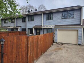 Building Photo - 926 Breezewood Cir