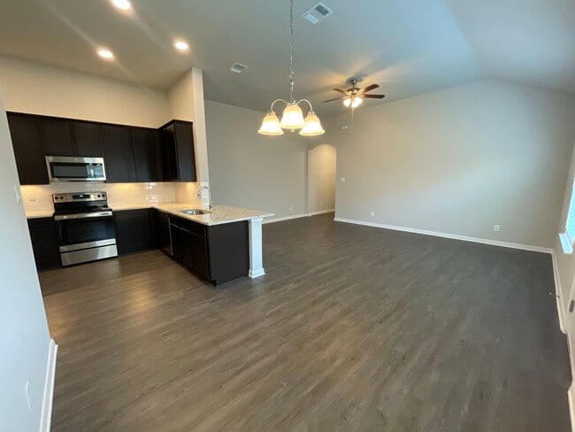 Building Photo - BRAND NEW 3 Bedroom, 2 Bathroom Duplex with a huge back yard in New Braunfels!