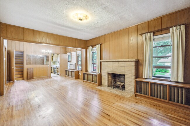 Building Photo - 1701 Hubbard Ave