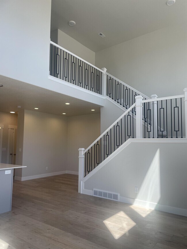Building Photo - 3772 Canyon Falls Dr
