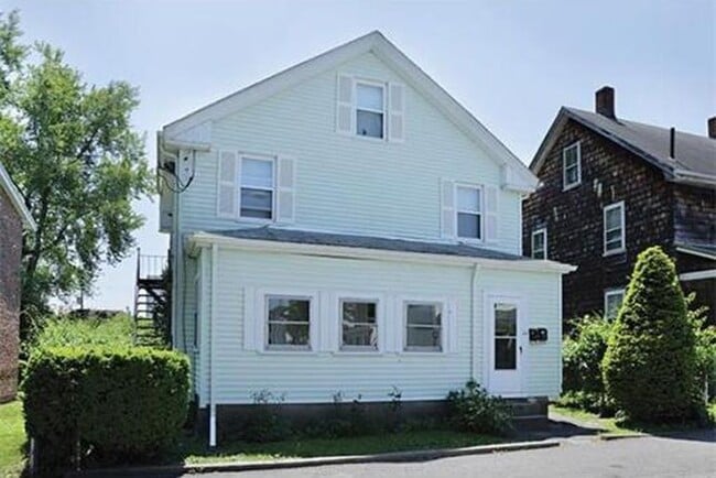 Building Photo - 43 Clinton St