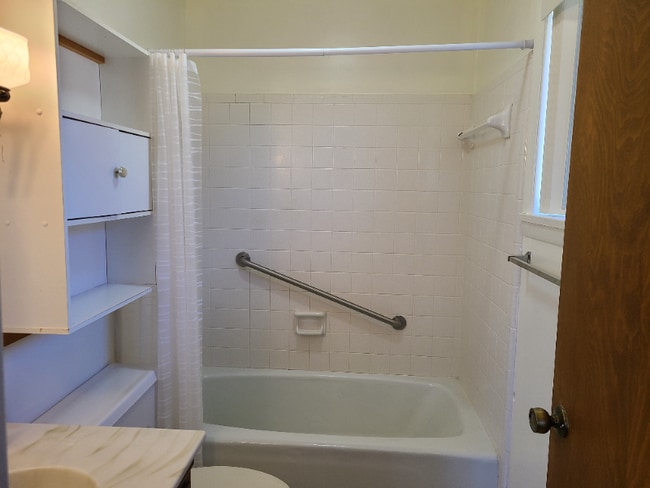 Building Photo - 2519 Mound Ave