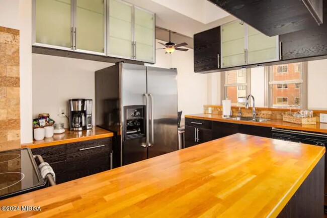 Foto del edificio - 617 Cherry St