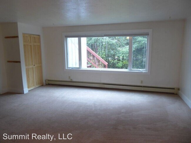 Building Photo - 8824 Glendale St