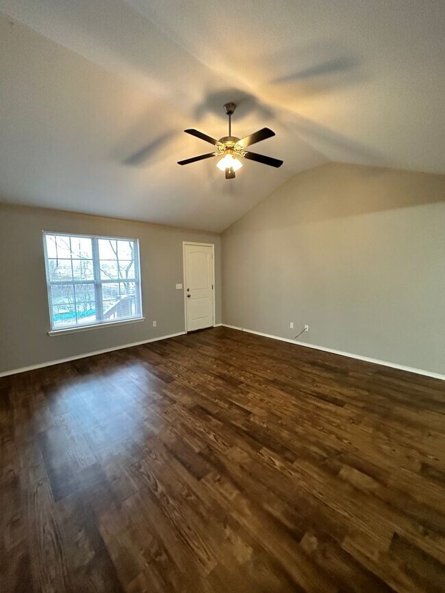 Foto del edificio - 3 Bedroom 2 Bathroom For Rent in Bentonville!