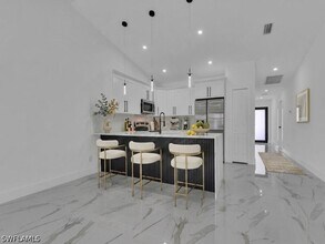 Building Photo - 4745 13th St SW