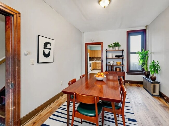 Foto del edificio - Large Four Bedroom In York!
