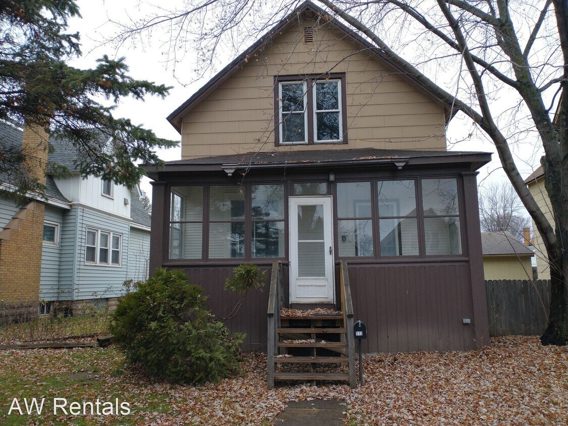 2 br, 1 bath House 513 11th Street S House Rental in Virginia, MN