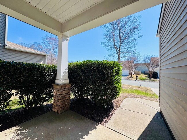 Building Photo - 4BR Pet Friendly Home in Mebane, NC