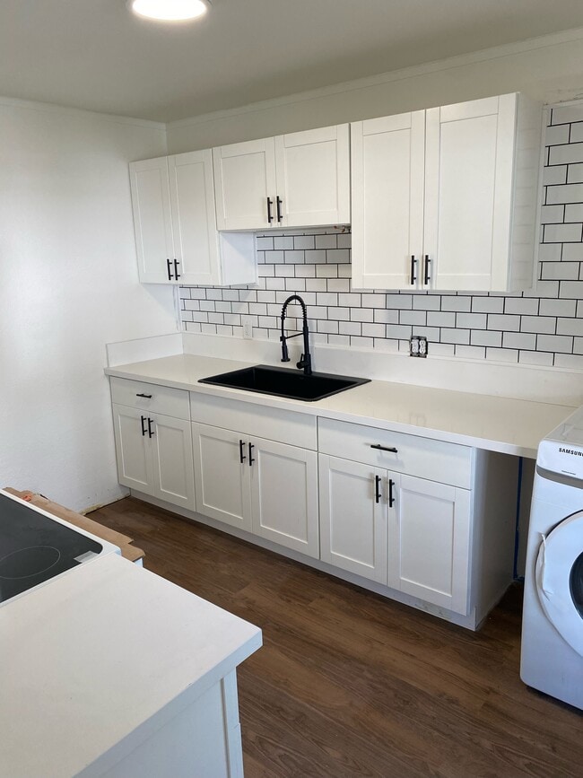 Kitchen - 98939 Noelani St