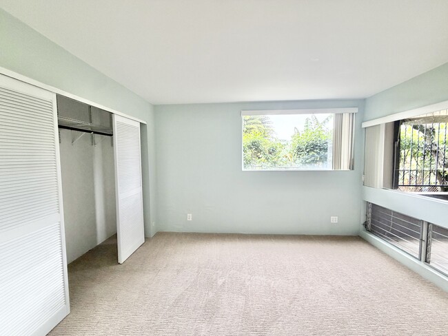 Building Photo - 3741 Kanaina Ave