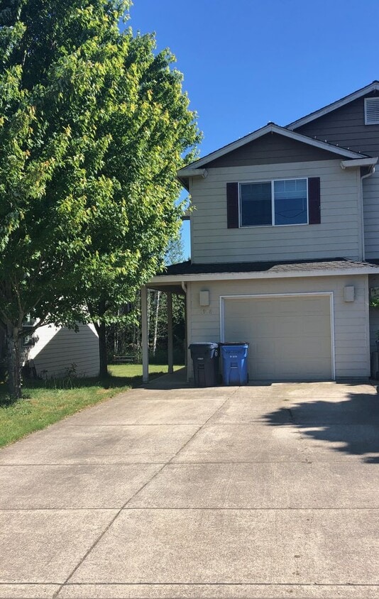 Primary Photo - Quaint 2B/2Ba Townhome in Desirable Camas!