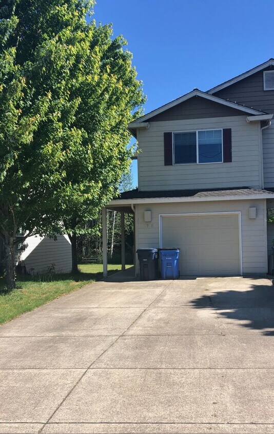 Foto principal - Quaint 2B/2Ba Townhome in Desirable Camas! Holiday Move-In Special!