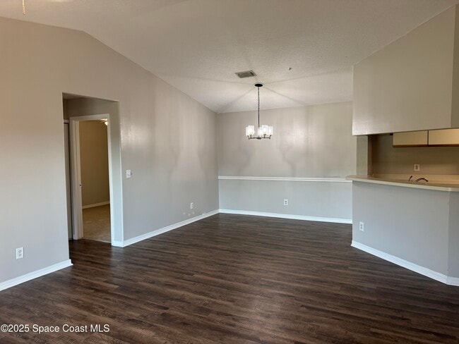 Foto del edificio - 7667 N Wickham Rd